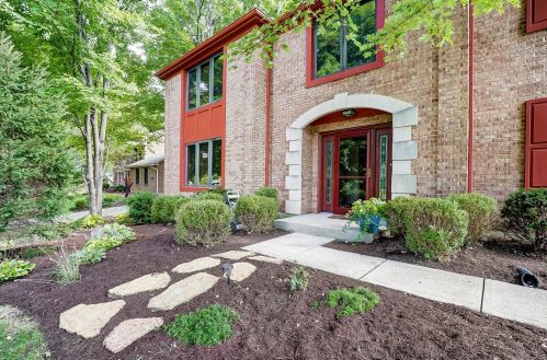 8844 Tanglewood Dr, Springboro, OH 45066-9695