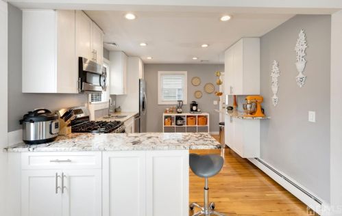 35 Lehigh Ave, Piscataway, NJ 08854-6029