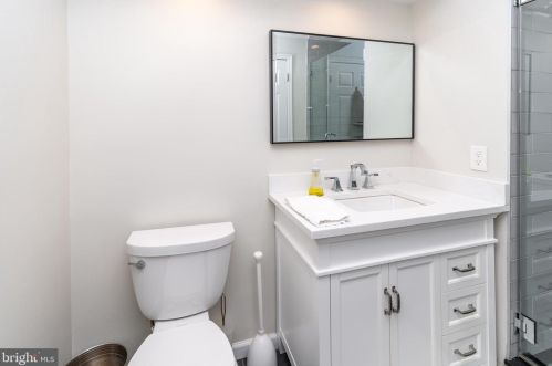 1005 Eagles Chase Dr, Trenton NJ  08648-2539 exterior