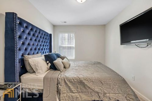3132 Meadowstone Ln, Atlanta GA  30331-2939 exterior