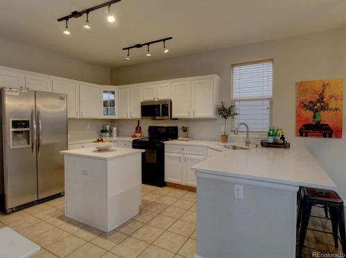 18099 Orchard Pl, Aurora CO  80016-1197 exterior