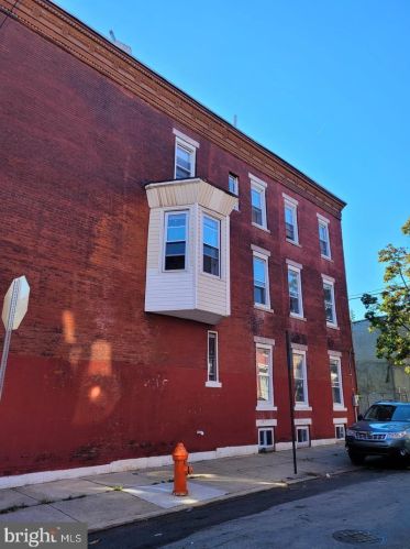 2012 19th St, Philadelphia, PA 19145-2813