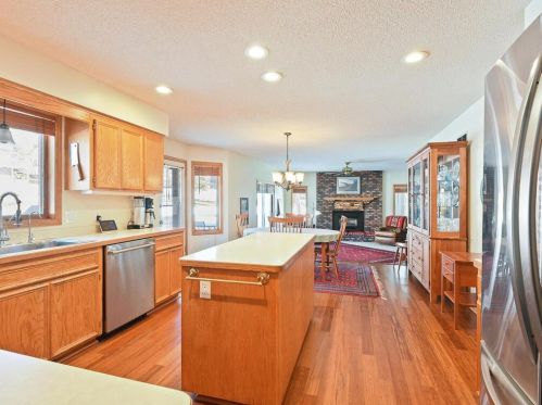 1539 Blackhawk Lk Dr, Saint Paul MN  55122-1258 exterior