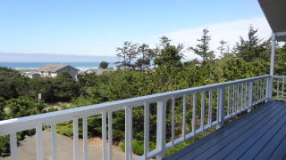 2901 Parker Ave, Waldport OR  97394-9551 exterior
