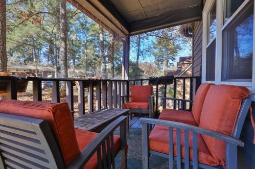 751 San Fernando Dr, Smyrna GA  30080-1437 exterior