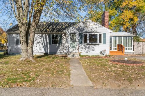 139 Gulf St, Warwick, RI 02886-3640