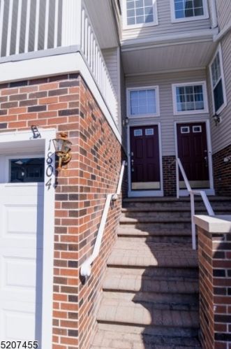 1804 Middlefield Ct, Parsippany, NJ 07834-3459
