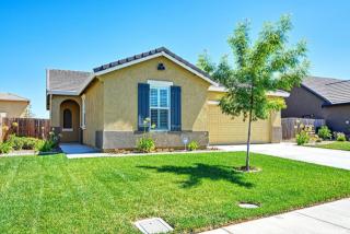 826 Raccoon Valley Dr, Manteca, CA 95336-8285