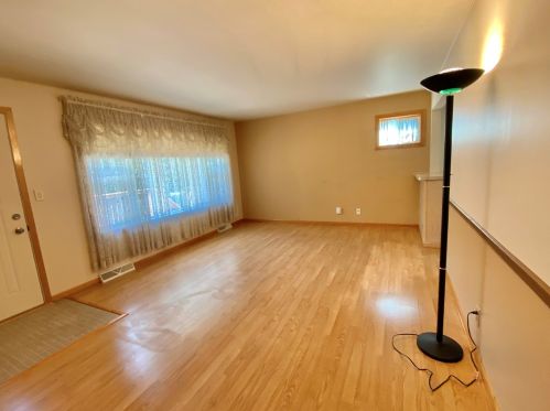 11105 Elmwood Ct, Mokena, IL 60448-9215