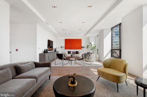 2207 Chestnut St, Philadelphia, PA 19103-3010