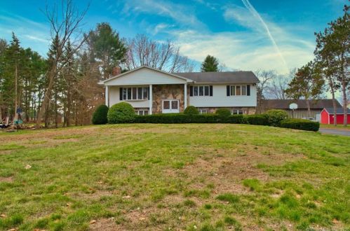 51 Pleasant Valley Rd, Wapping, CT 06074-3313