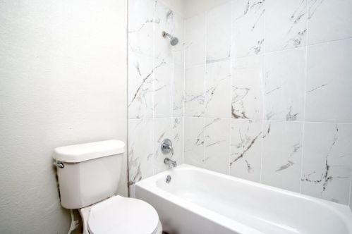 1824 Abshire Ln, Dallas TX  75228-4965 exterior