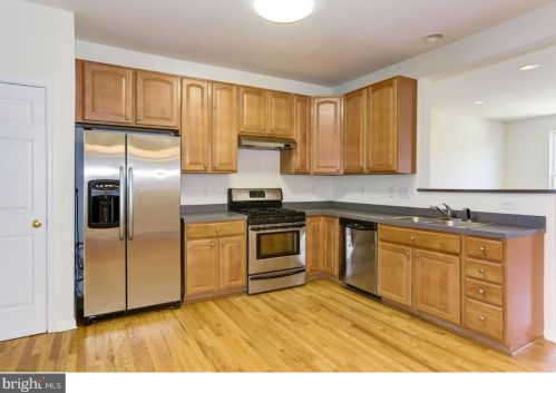 49 Colts Neck Dr, Erial, NJ 08081-5643