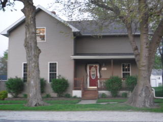 374 Oak St, Chebanse, IL 60922-2016