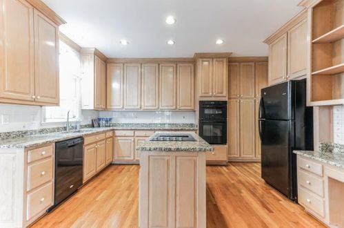 3481 Greystone Cir, Atlanta GA  30341-5854 exterior