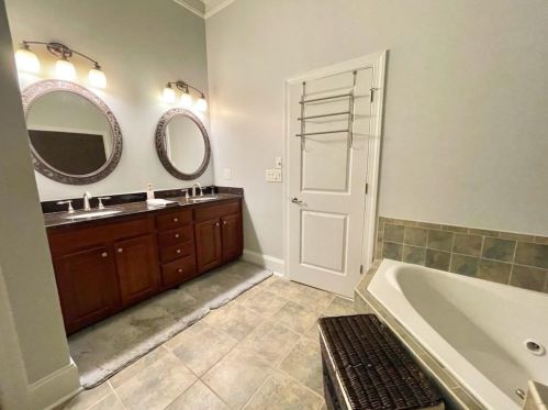424 Harris Manor Dr, Atlanta GA  30311-2118 exterior
