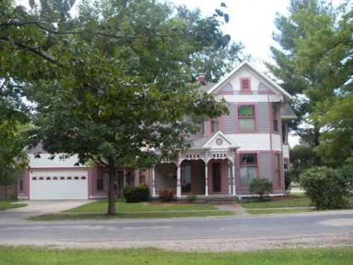 114 3rd St, Oliver, IL 62441-1014