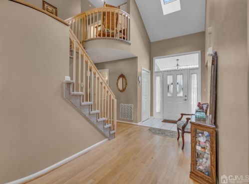 40 Lavender Dr, Princeton NJ  08540-9448 exterior