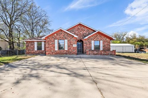 7309 Gillis Johnson St, Fort Worth, TX 76179-3327
