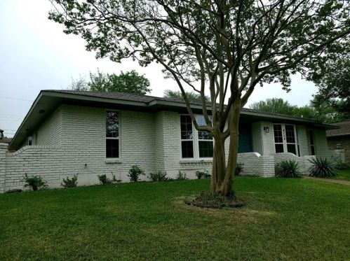 4704 Ashbrook Rd, Dallas, TX 75227-2909