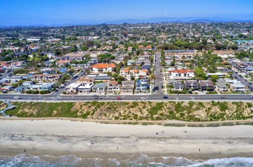 210 Acacia Ave, Carlsbad, CA 92008-3243