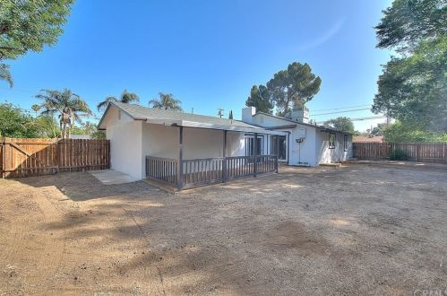 7106 Orch St, Riverside CA  92504-3958 exterior