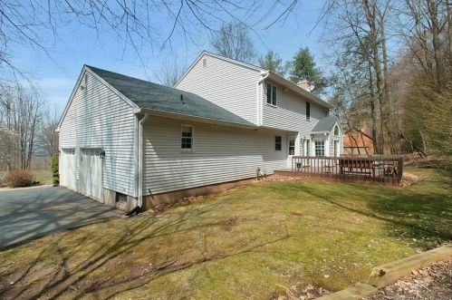 190 Copper Ridge Rd, Southington CT  06489-4645 exterior