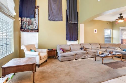 3481 Silver Berry Dr, Rialto, CA 92377-4873