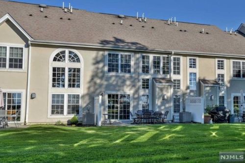 59 Magnolia Way, Paterson NJ  07508-3114 exterior