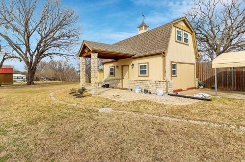 1320 Ports O Call Dr, Granbury, TX 76048-6019