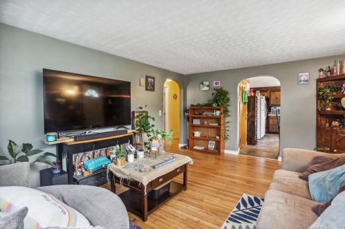 48 Walnut St, Killingly CT  06239-1738 exterior