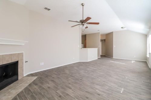 301 Sun Meadow Ln, Fort Worth TX  76140-5501 exterior