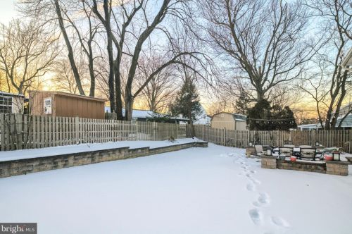 834 Edge Park Dr, Tavistock NJ 08033-1022 exterior