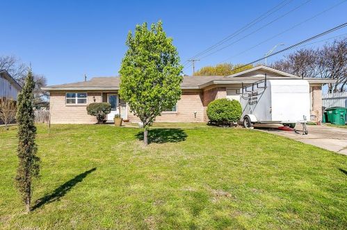 5204 Ruston Ave, Fort Worth, TX 76133-2306