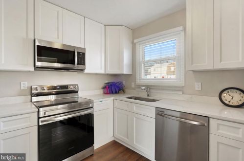 14735 Hackwood St, Woodbridge, VA 22191-3123