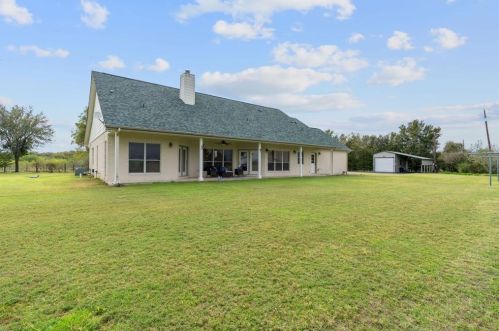 180 Youngs Pr Rd, Webberville TX 78621-5537 exterior