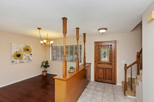 2662 Sovereign Way, Riverside CA  92506-5120 exterior