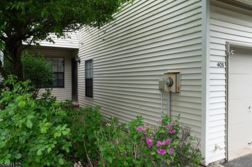 405 Hawthorne Ct, Flemington, NJ 08822-2080