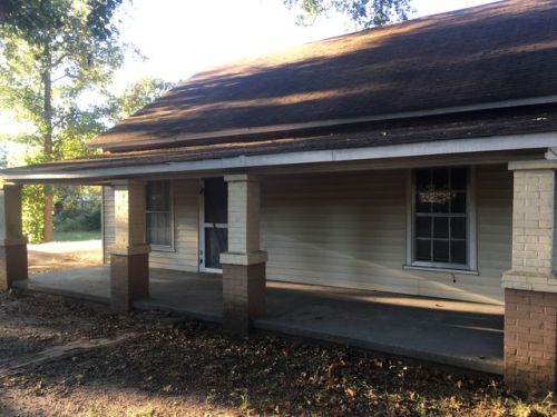 108 Railroad St, Easley, SC 29640-1636