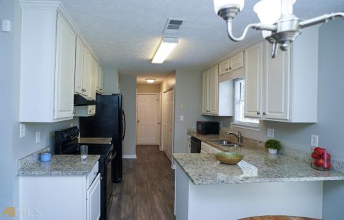 111 Lakepointe Ct, Stockbridge, GA 30281-4716