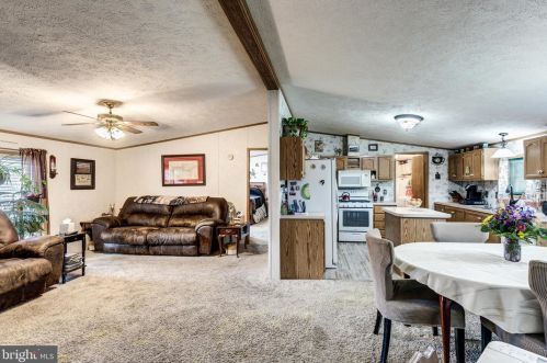 24 Raptor Dr, Hanover PA 17331-8159 exterior