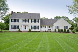 7 Woodedge Rd, Lebanon, NJ 08833-4403