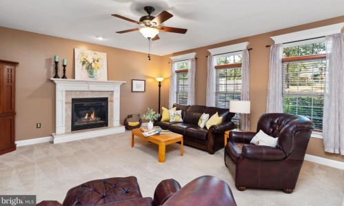 276 Pne Crk Dr, Carlisle PA  17013-9611 exterior