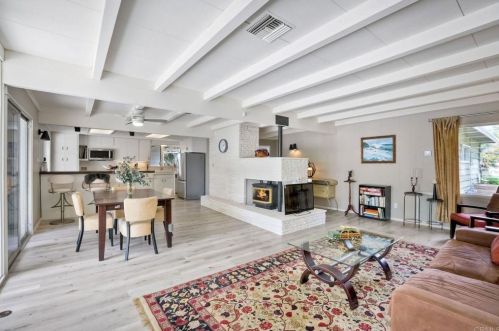 1111 Oak Dr, Vista CA  92084-4659 exterior