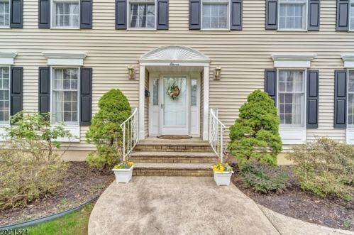 11 Timber Dr, Berkeley Heights, NJ 07922-1732