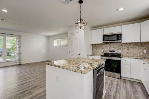 8746 Aldwick Dr, Dallas TX  75238-3420 exterior