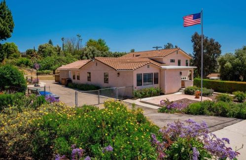 1483 Bermuda Ln, El Cajon, CA 92021-3730