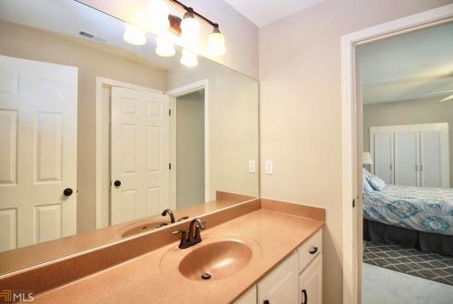 156 Wexford Ct, Stockbridge GA  30281-6306 exterior