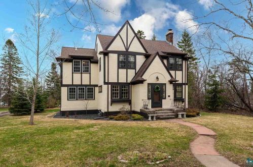 2632 5th St, Duluth, MN 55812-1535