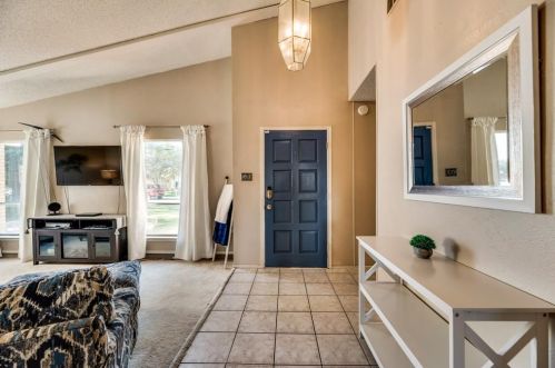 629 Granada Dr, Garland TX  75043-5150 exterior